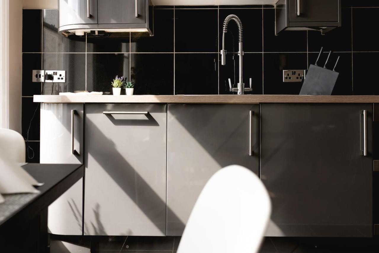 Lanes Cosy One Bedroom Apartment *